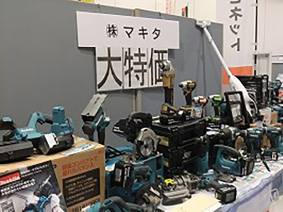 各メーカーブース・ホリデンコーナー